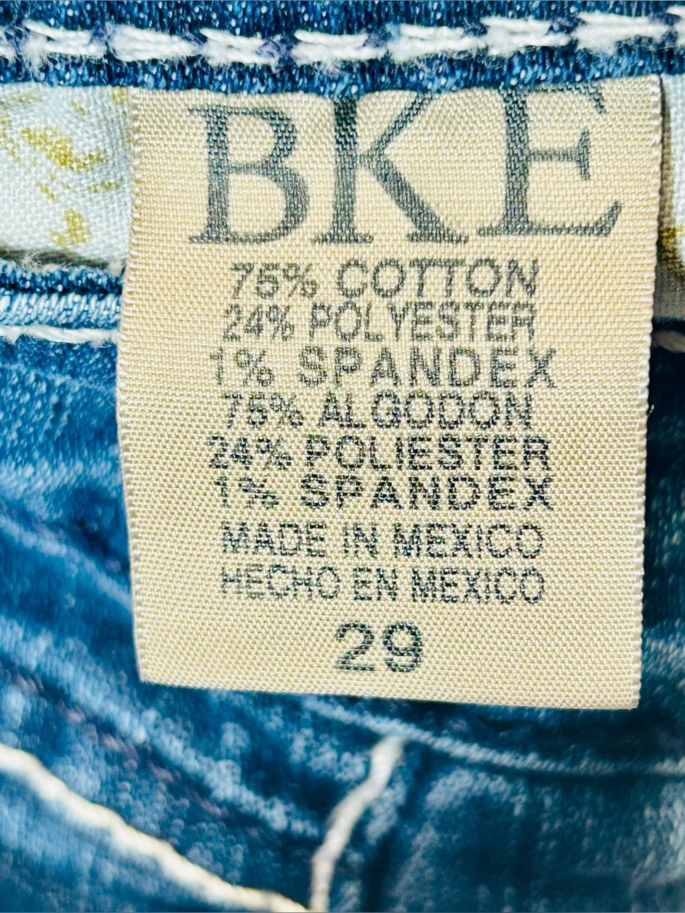 BKE Madison Denim Shorts Embroidered Flap Pocket Women’s Size 29 - Picture 4 of 6
